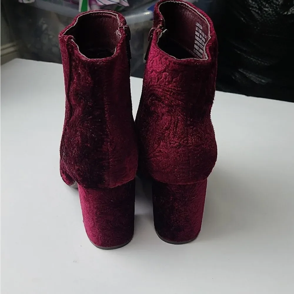 ‎Floral Women's Red Ankle Booties Size 7